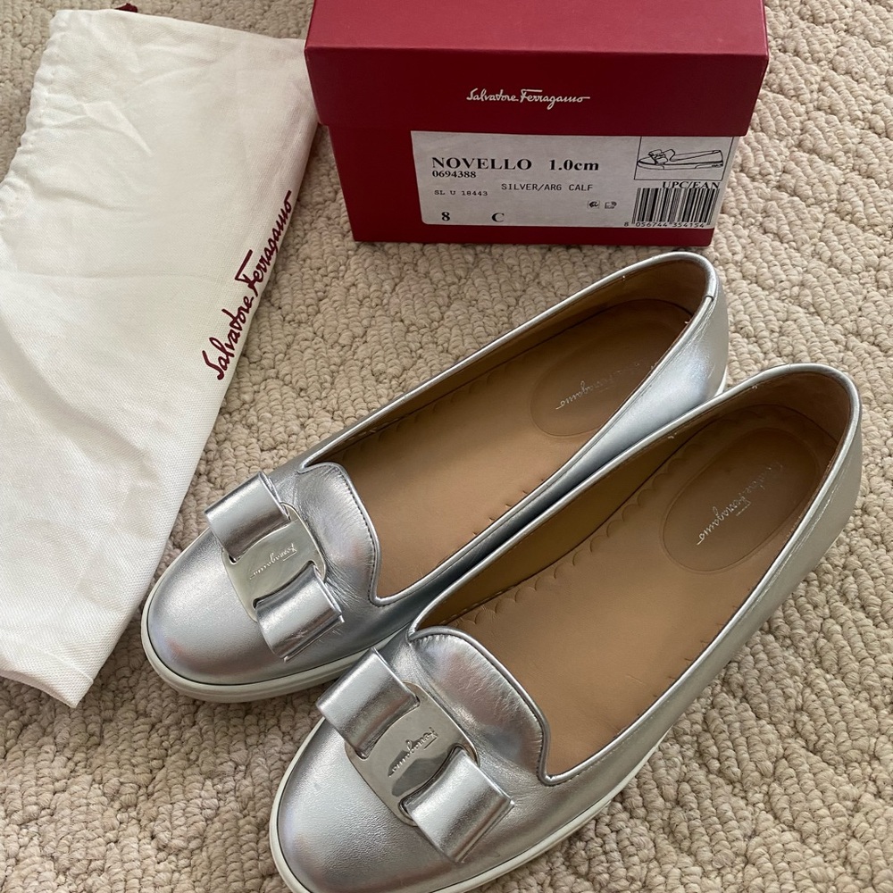 SOLD ‼️Salvatore Ferragamo Novello slip on flats